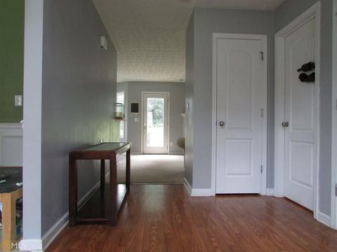 1104 Sutherland Dr, Winder, GA 30680 photo 2