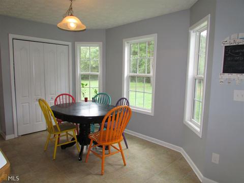 1104 Sutherland Dr, Winder, GA 30680 photo 5