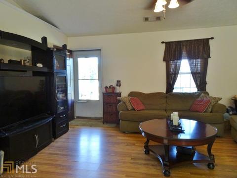 240 Pebble Ridge Dr, Covington, GA 30016 photo 3