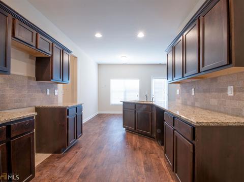 658 Toronto Cir, Hampton, GA 30228 photo 6