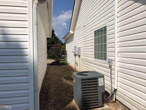 105 Richmond Dr, Lagrange, GA 30240 photo 8