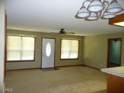 102 Apache Ln, Bonaire, GA 31005 photo 2