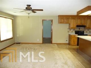 102 Apache Ln, Bonaire, GA 31005 photo 6