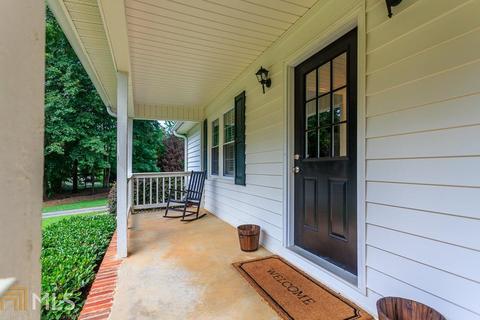 145 Brooks Dr, Tyrone, GA 30290 photo 3