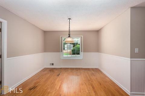 145 Brooks Dr, Tyrone, GA 30290 photo 8
