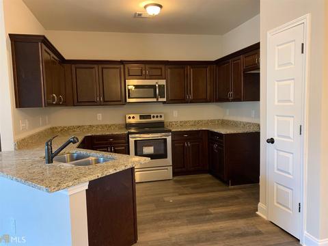 1163 Pebble Ridge Dr, Hampton, GA 30228 photo 2