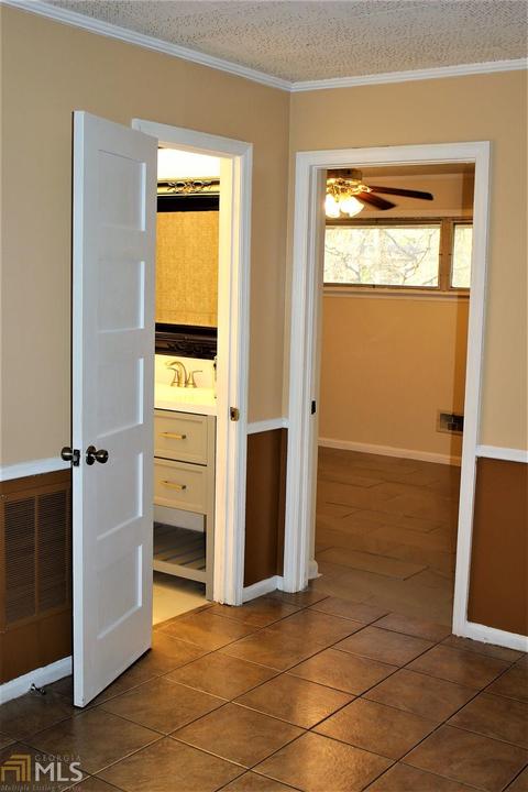 512 Holmes St, Barnesville, GA 30204 photo 10