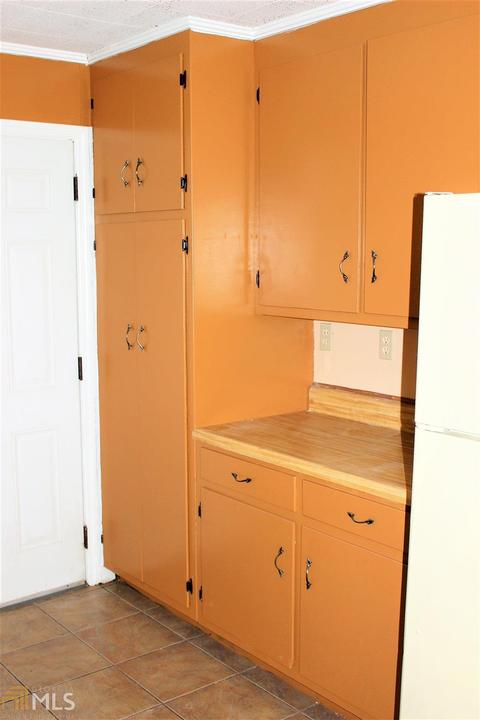 512 Holmes St, Barnesville, GA 30204 photo 6