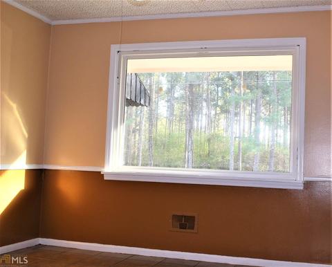 512 Holmes St, Barnesville, GA 30204 photo 9