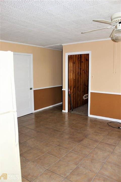 512 Holmes St, Barnesville, GA 30204 photo 11