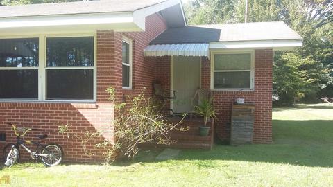 512 Holmes St, Barnesville, GA 30204 photo 2