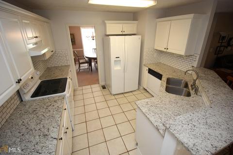 106 Colonial Ct, Lagrange, GA 30240 photo 4