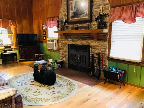 304 Skyview Cir, Clarkesville, GA 30523 photo 4