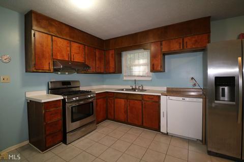 6772 Maddox Rd, Morrow, GA 30260 photo 3