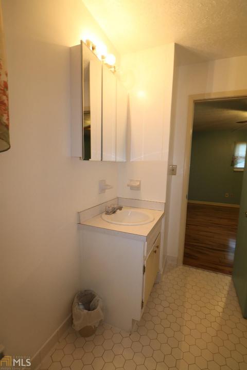 6772 Maddox Rd, Morrow, GA 30260 photo 7