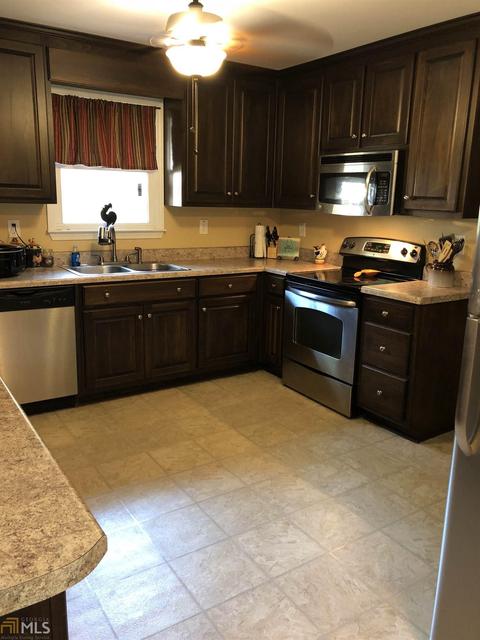 425 Valley Dr, Toccoa, GA 30577 photo 5