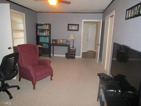 425 Valley Dr, Toccoa, GA 30577 photo 2