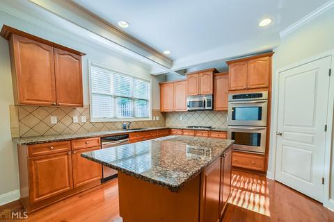2948 Perimeter Cir, Buford, GA 30519 photo 3