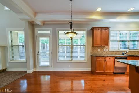 2948 Perimeter Cir, Buford, GA 30519 photo 4