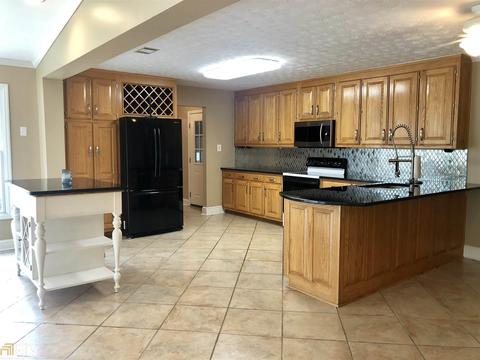 210 Dixie Trl, Covington, GA 30014 photo 14