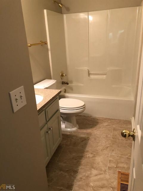 108 Huntcliff Ct, Lagrange, GA 30240 photo 5