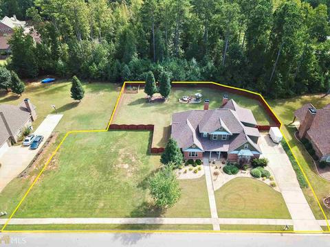 110 Mariahs Walk, Hampton, GA 30228 photo 4