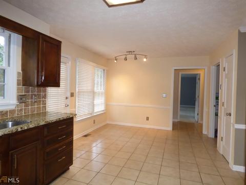 586 Farmbrook Trl, Kennesaw, GA 30144 photo 7