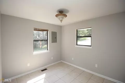 216 E Hillside Dr, Lagrange, GA 30240 photo 4