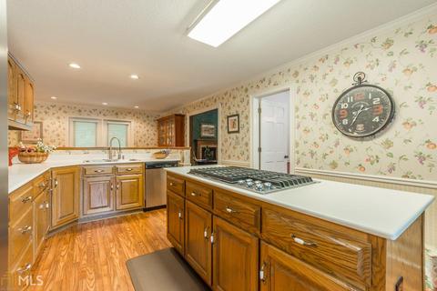195 Hayes Cir, Rex, GA 30273 photo 11