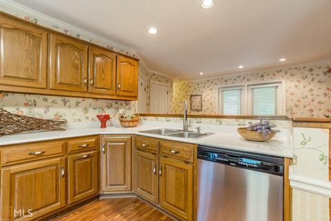 195 Hayes Cir, Rex, GA 30273 photo 10