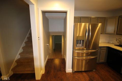 858 Georgetown Dr, Winder, GA 30680 photo 5