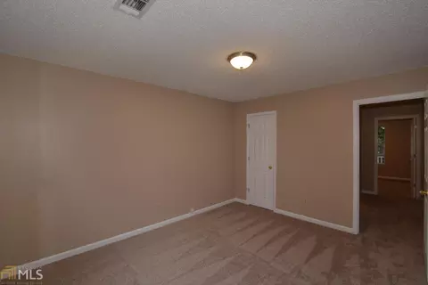 6679 Biscayne Blvd, Rex, GA 30273 photo 14