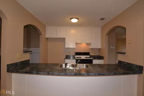 6679 Biscayne Blvd, Rex, GA 30273 photo 5