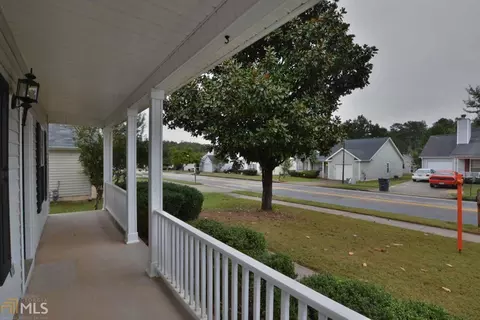 6679 Biscayne Blvd, Rex, GA 30273 photo 2