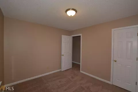 6679 Biscayne Blvd, Rex, GA 30273 photo 11