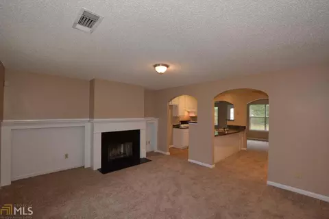 6679 Biscayne Blvd, Rex, GA 30273 photo 3