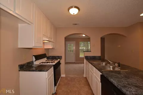 6679 Biscayne Blvd, Rex, GA 30273 photo 6