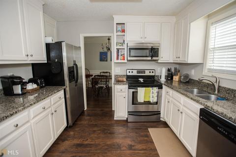 1049 Blakewood Ct, Bethlehem, GA 30620 photo 3