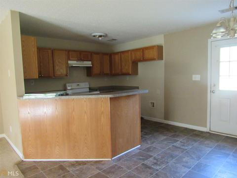 591 Old Milner Rd, Milner, GA 30257 photo 3