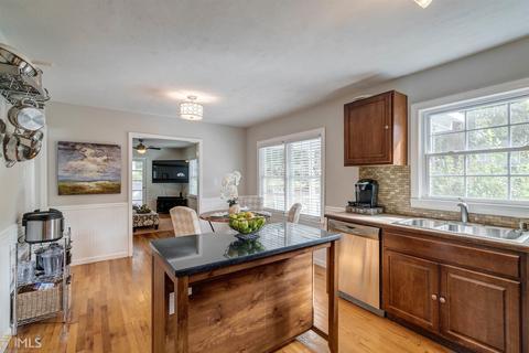 4096 W Johnson Cir, Chamblee, GA 30341 photo 13