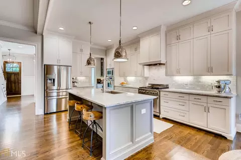 2782 Ashburn Ln, Chamblee, GA 30341 photo 8