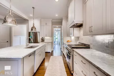 2782 Ashburn Ln, Chamblee, GA 30341 photo 11