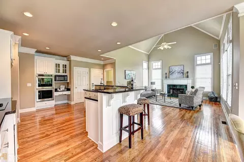 5850 Ettington Dr, Suwanee, GA 30024 photo 10