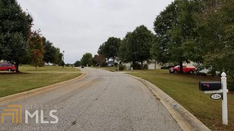 526 Carriage Dr, Bethlehem, GA 30620 photo 5