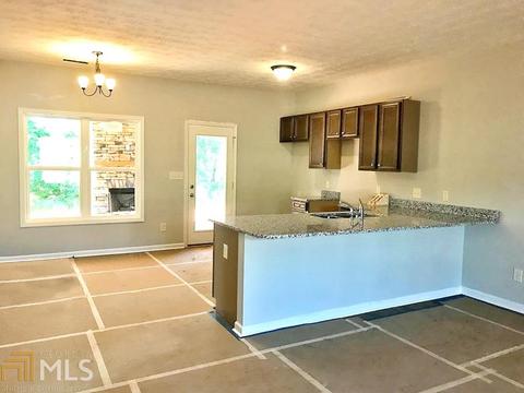 303 Perimeter Dr, Lagrange, GA 30241 photo 4