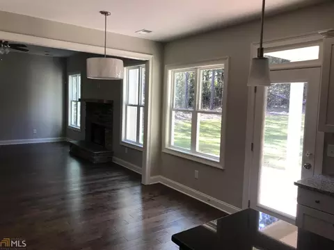 407 Ashley Glen Dr, Williamson, GA 30292 photo 9