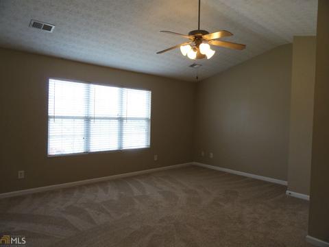 136 Goldleaf Dr, Hampton, GA 30228 photo 5