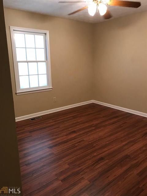 696 Phillips Dr, Monroe, GA 30656 photo 3