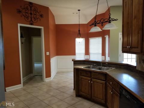 151 Dora Ln, Byron, GA 31008 photo 3
