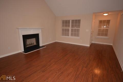 255 Lakeside Pt, Covington, GA 30016 photo 4